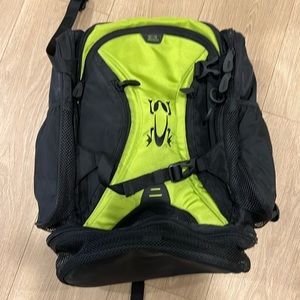 Triathlon Backpack: Amphipod Race-Lite Transition